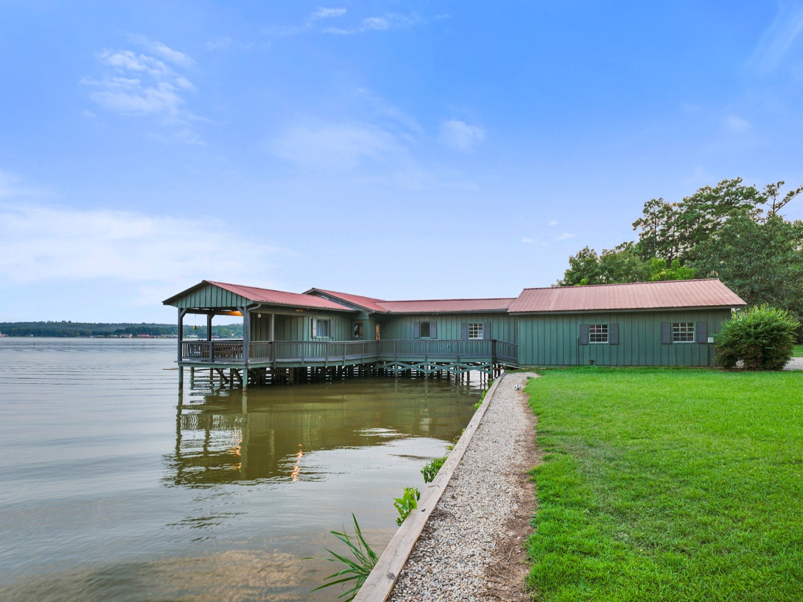 Exterior house paint finish on lakeside building by Q&A Construction